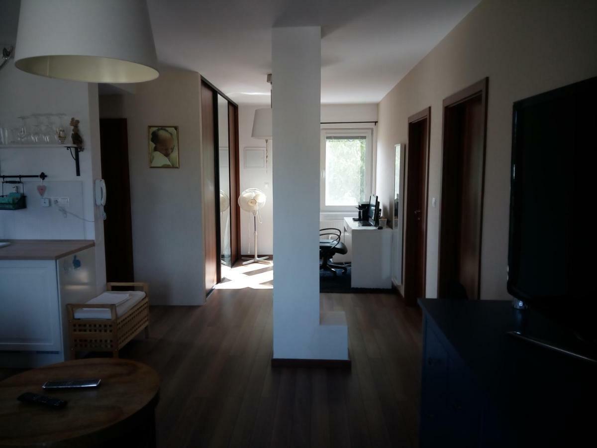 Walnut Apartment With Sauna And Pond Topoľčany Zewnętrze zdjęcie